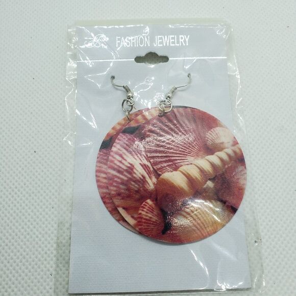 NWT Fashion Jewelry Shell Earrings - Picture 1 of 2